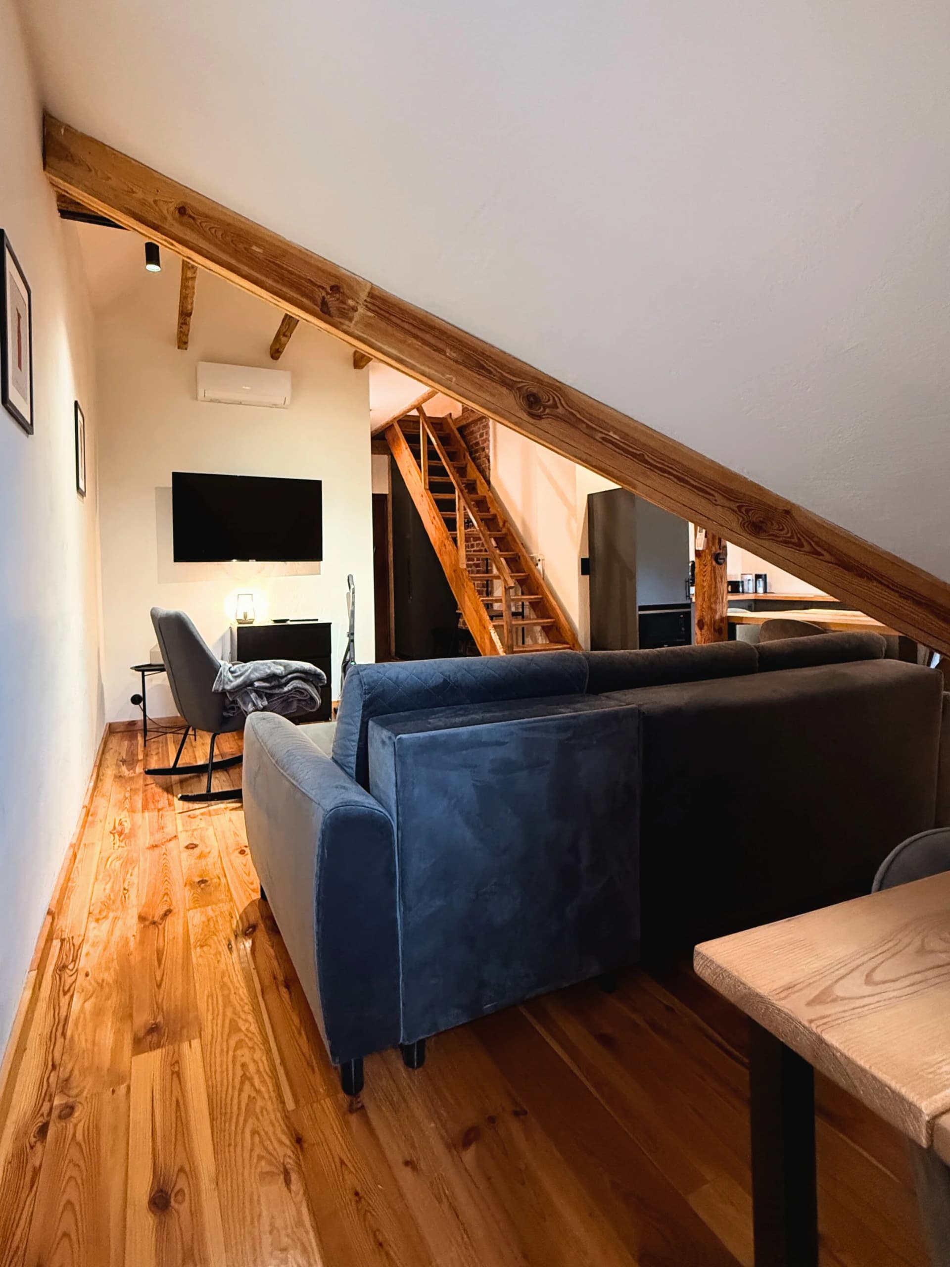 Gallery 19