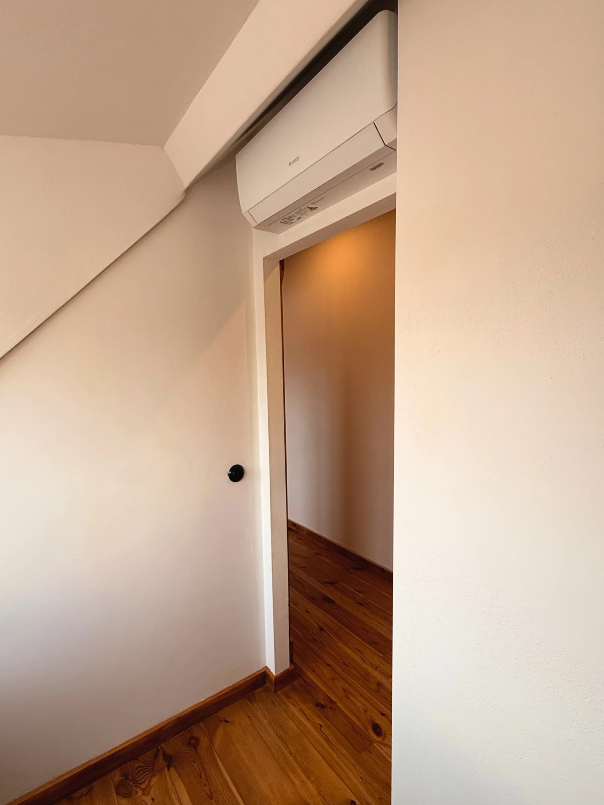 Gallery 27