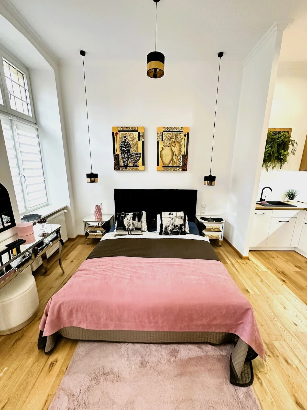 Gallery 18