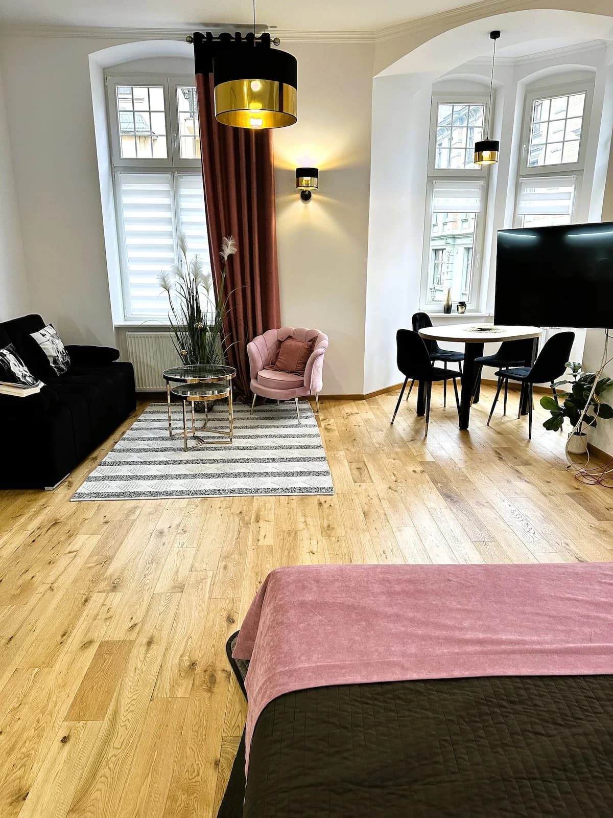 Gallery 19