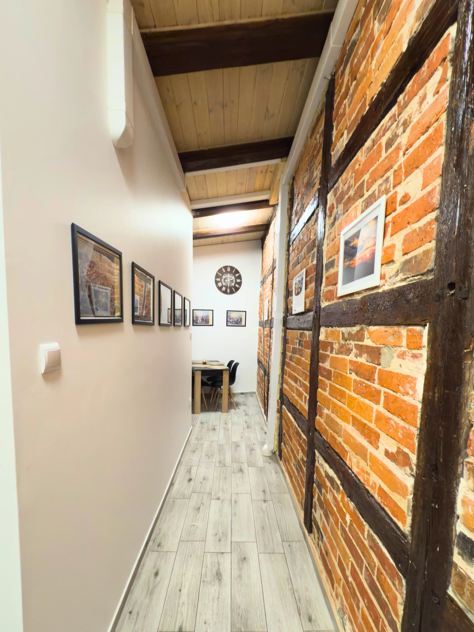 Gallery 11