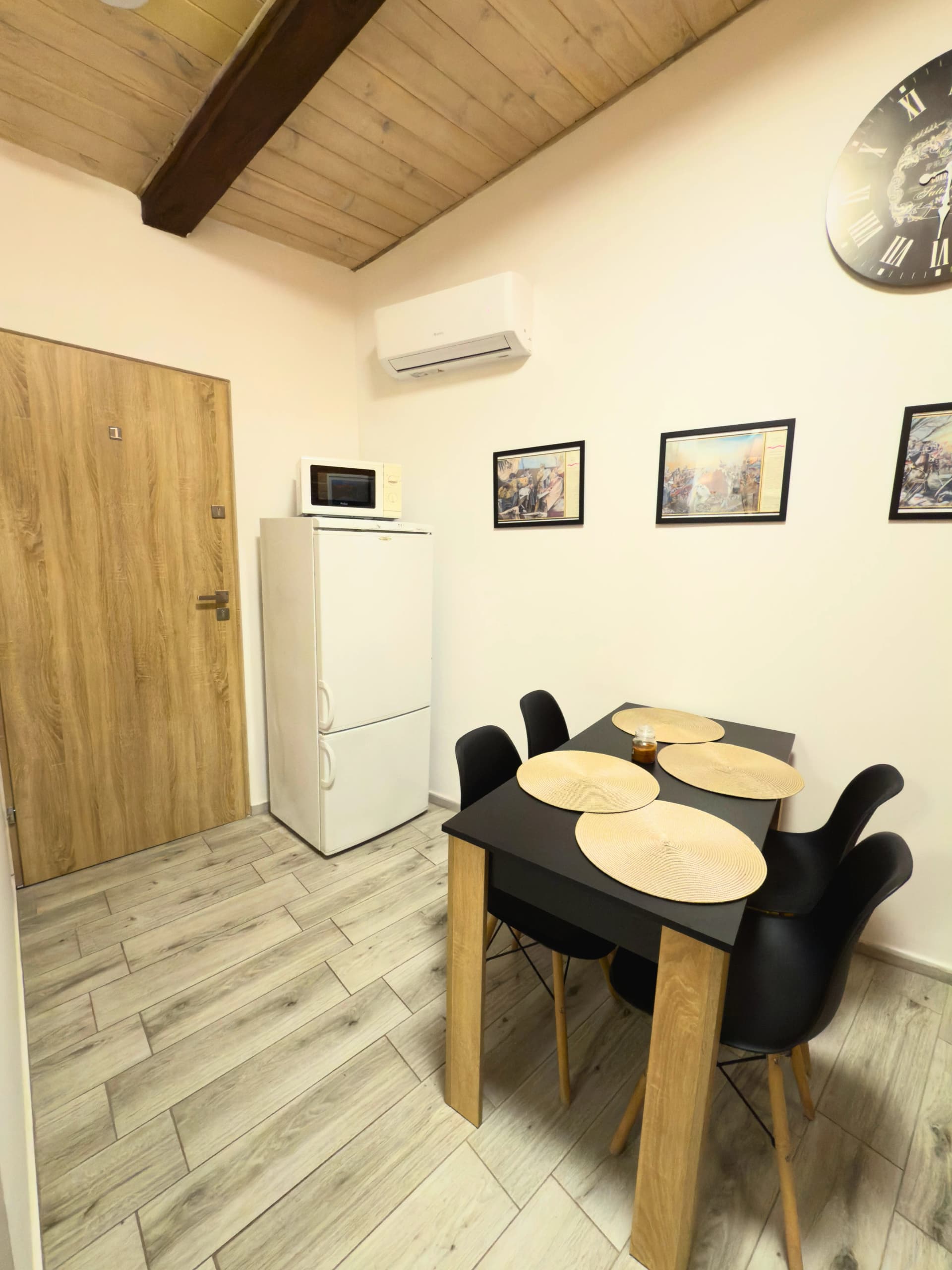 Gallery 13