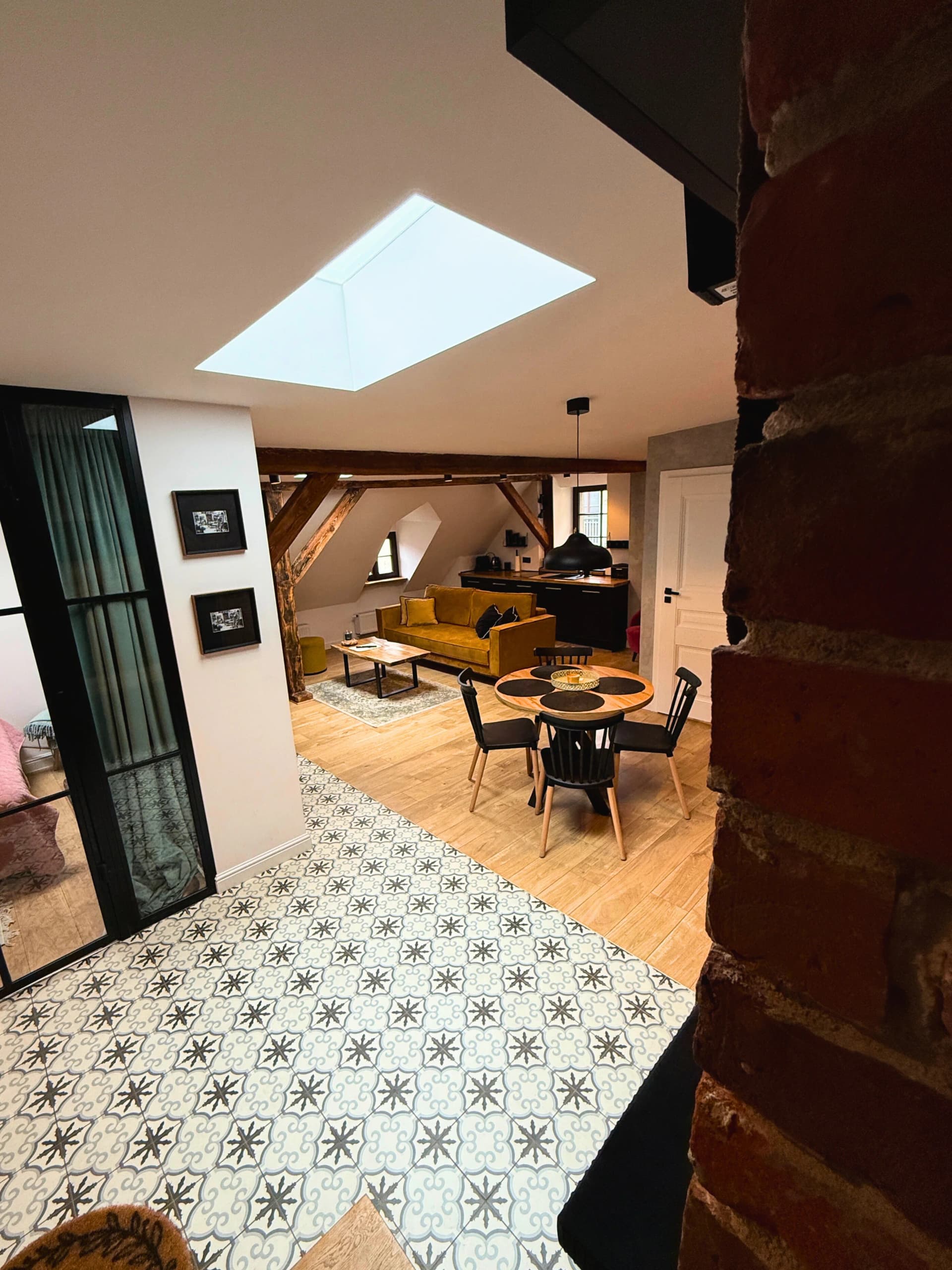 Gallery 17