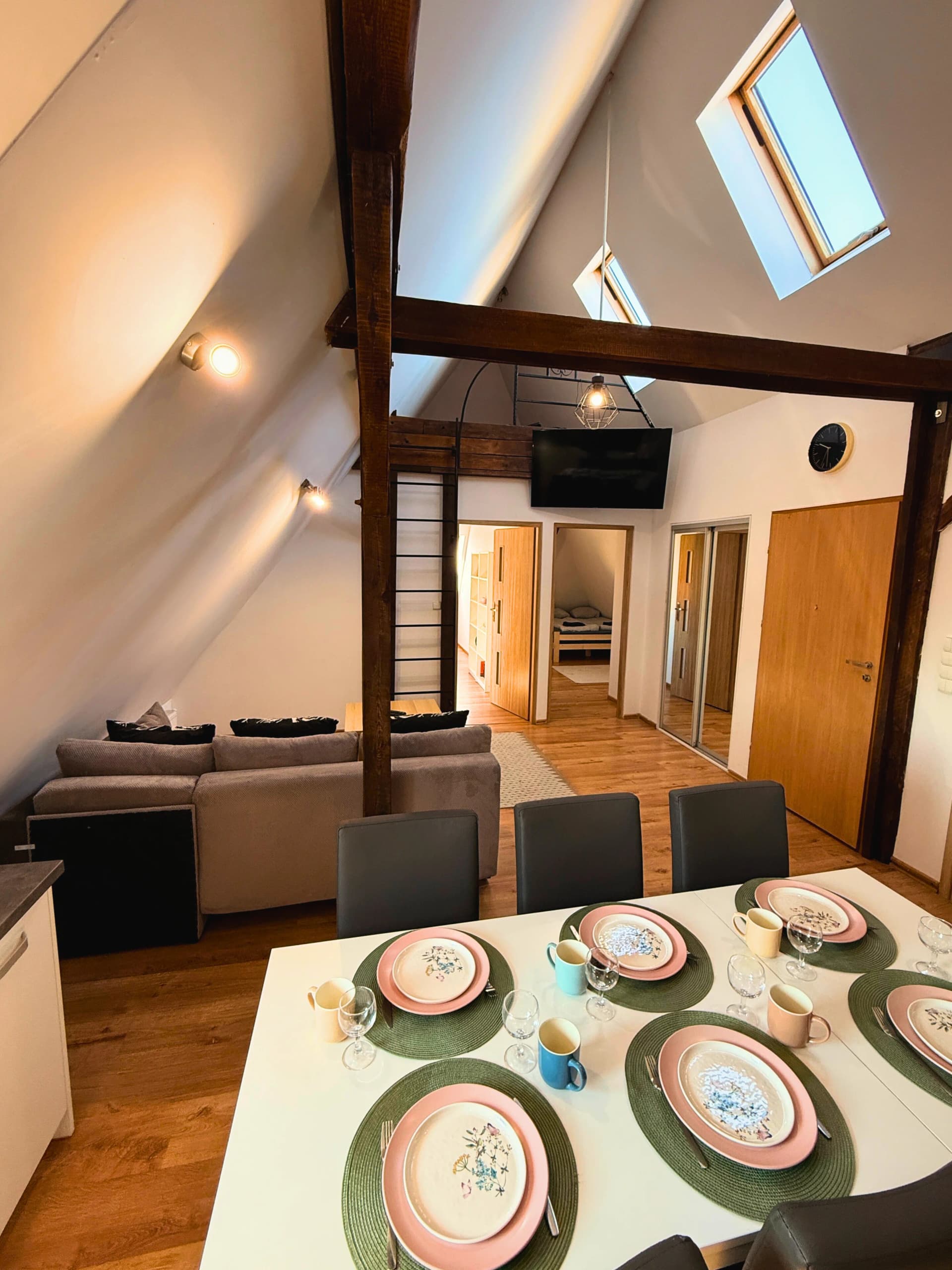 Gallery 25