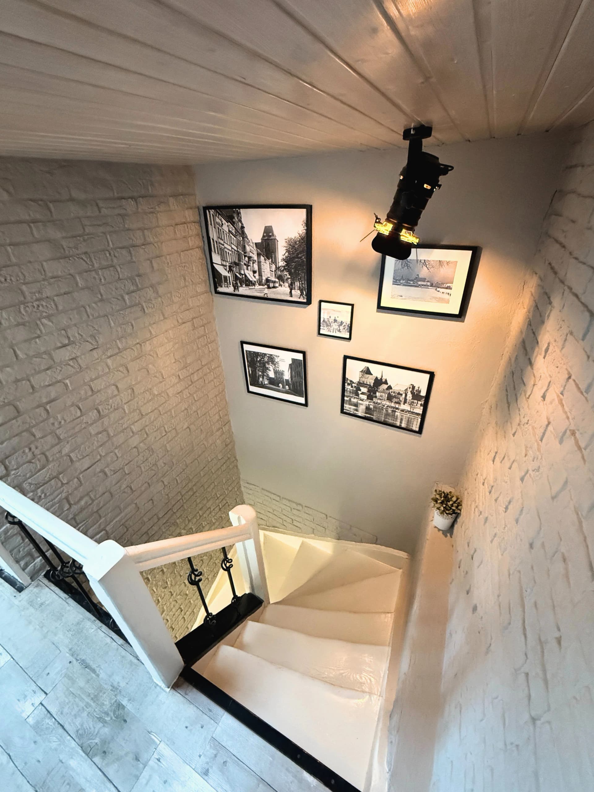 Gallery 9