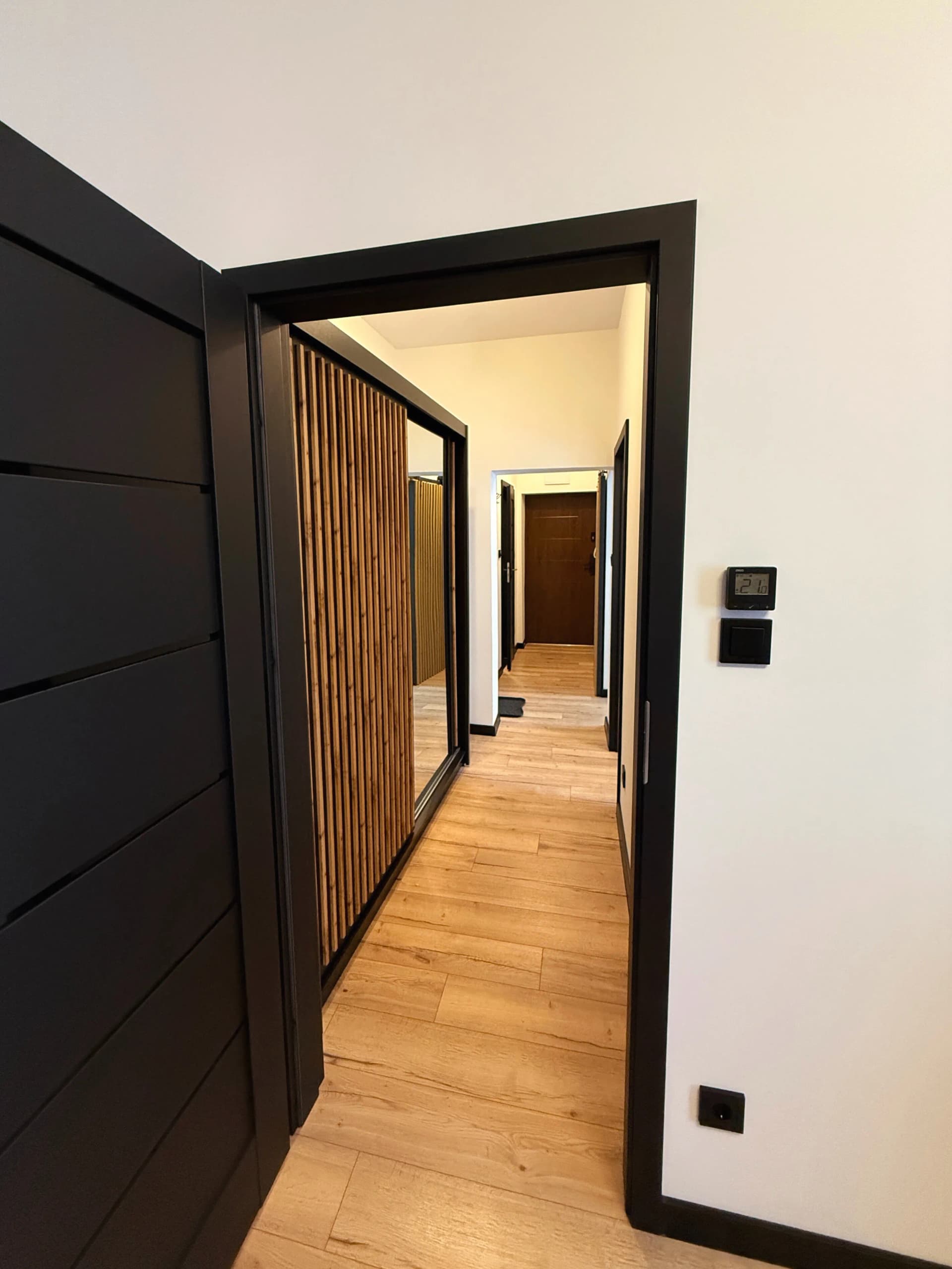 Gallery 25